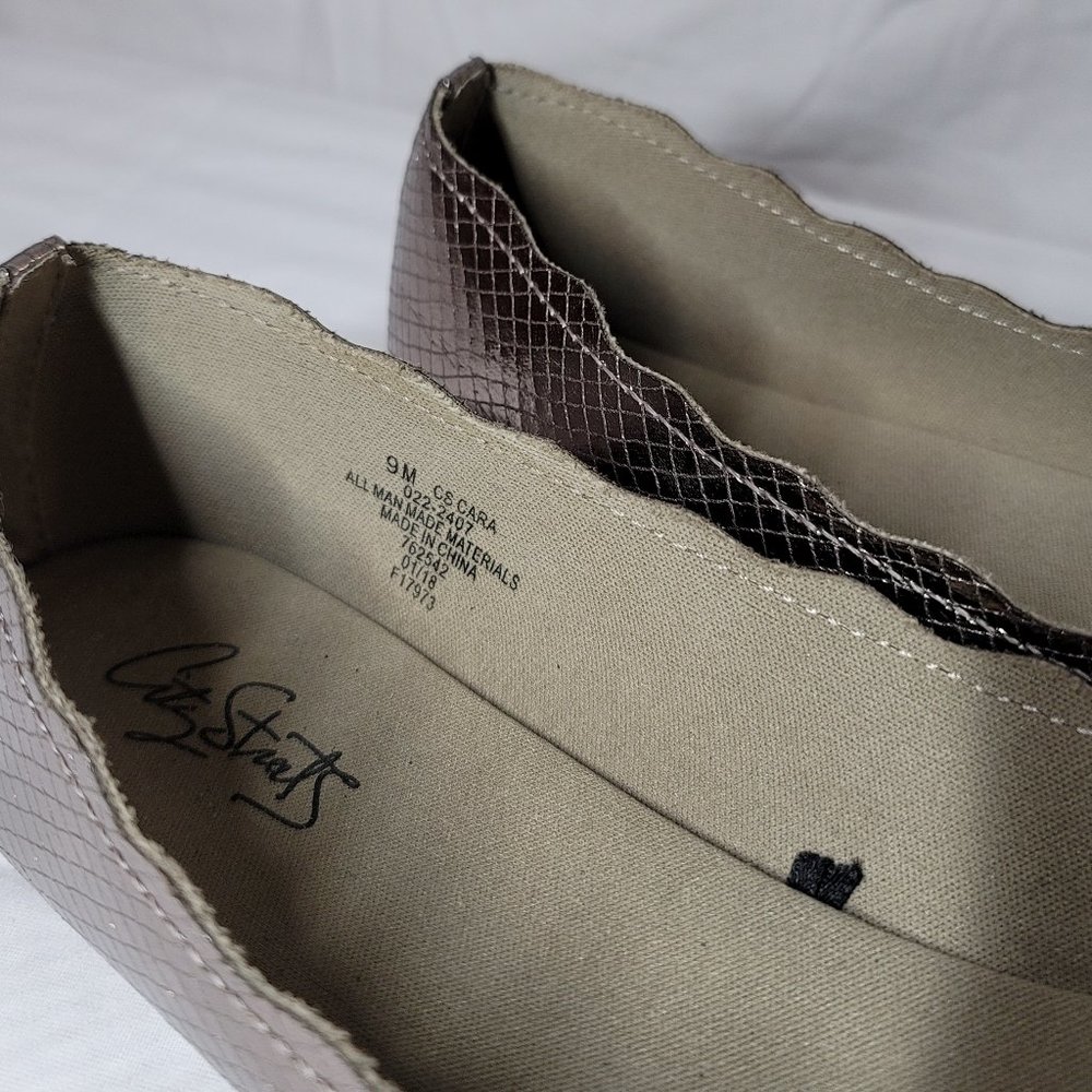 City Streets Size 9 Rose Gold Flats - Picture 5 of 8